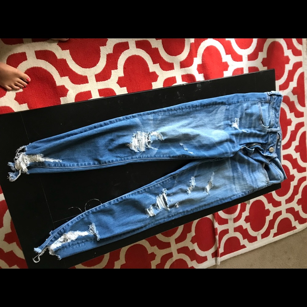 American eagle distressed jeans